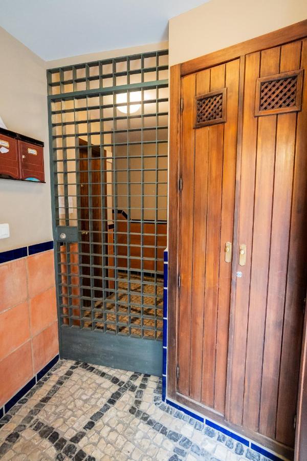 Duplex Las Setas Seville Luaran gambar